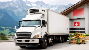 Camion frigorifique américain en Suisse, transport de marchandises fraîches dans les Alpes suisses